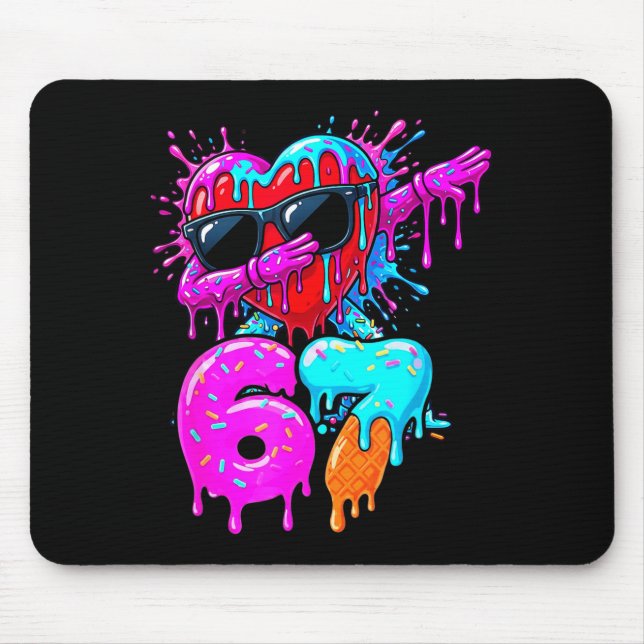 Mousepad Valentine’s Day 67 Six Seven 6 7 Valentine Dabbing (Frente)