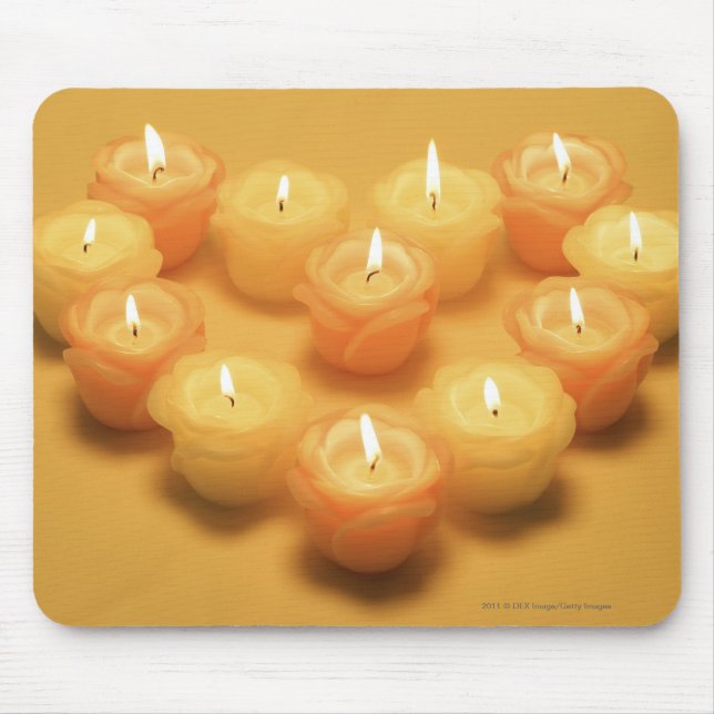 Mousepad Velas ardentes arranjadas em uma forma do coração (Frente)