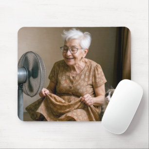 Mousepad Velhinha Feliz Arrefecendo por Ventilador