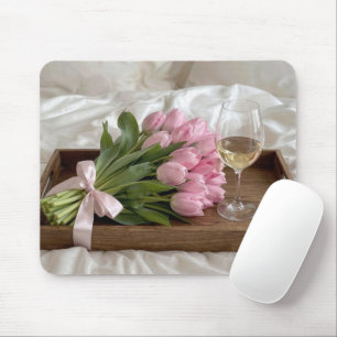 Mousepad Vinho e Tulipas Rosas em Lençóis de Seda