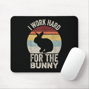 Mousepad Vintage Retro Eu Trabalho Duro Para o Coelho