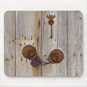 Mousepad Vintage ruidoso cadeado de ferro numa porta de mad