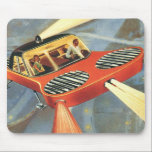 Mousepad Vintage Science Ficting Carro Voador Futurístico<br><div class="desc">Imagem de vintage: viagem de ficção científica futurista e imagem de transporte. Um casal andando em um carro voador à noite com os faróis acesos. Parece um velho carro da polícia com a luz giratória no topo do telhado. Um clássico design de ficção científica de quadrinhos retrógrados do 50 do...</div>