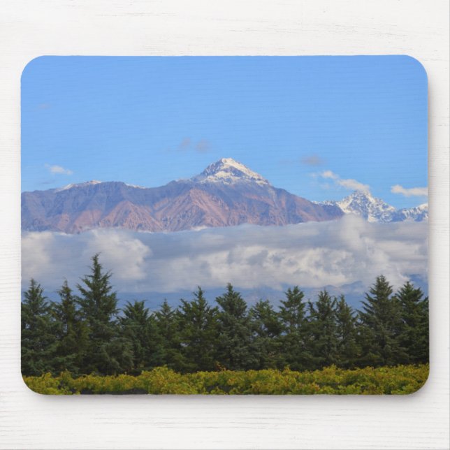 Mousepad Vista do vinhedo com a montanha no fundo (Frente)