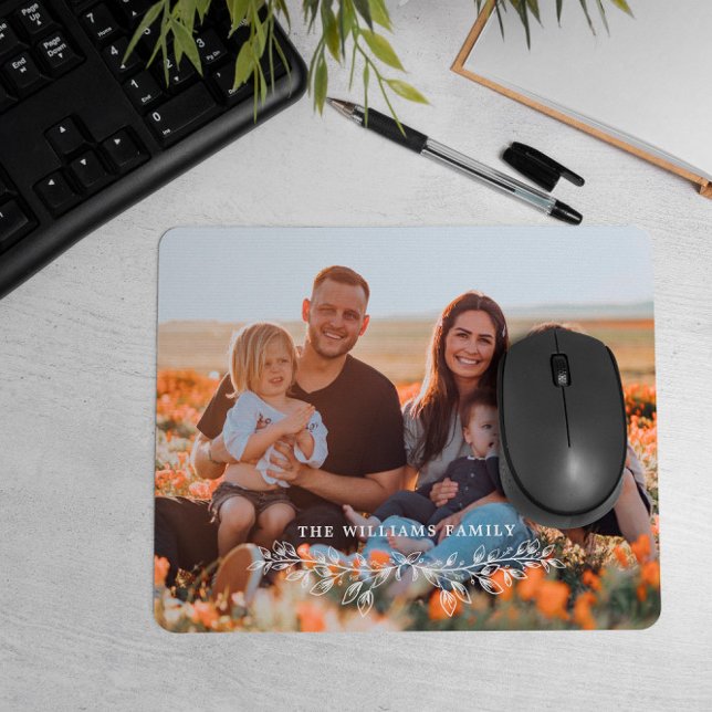Mousepad White Half Wreath Overlay Family Photo (Criador carregado)
