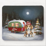 Mousepad Winter Beagle Caravan Christmas Adventure<br><div class="desc">Adotar a magia de uma noite de inverno nevada enquanto uma caravana desliza graciosamente através da paisagem iluminada pela lua. A beleza serena da neve escutadora e o brilho encantador da lua criam uma cena cativante,  prometendo uma aventura inesquecível de Natal cheia de calor,  alegria e memórias queridas.</div>