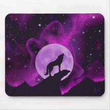 Wolf Howling na lua roxa