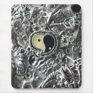 Mousepad yang charm