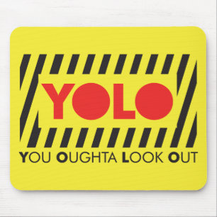 Mousepad YOLO com cuidado vermelho