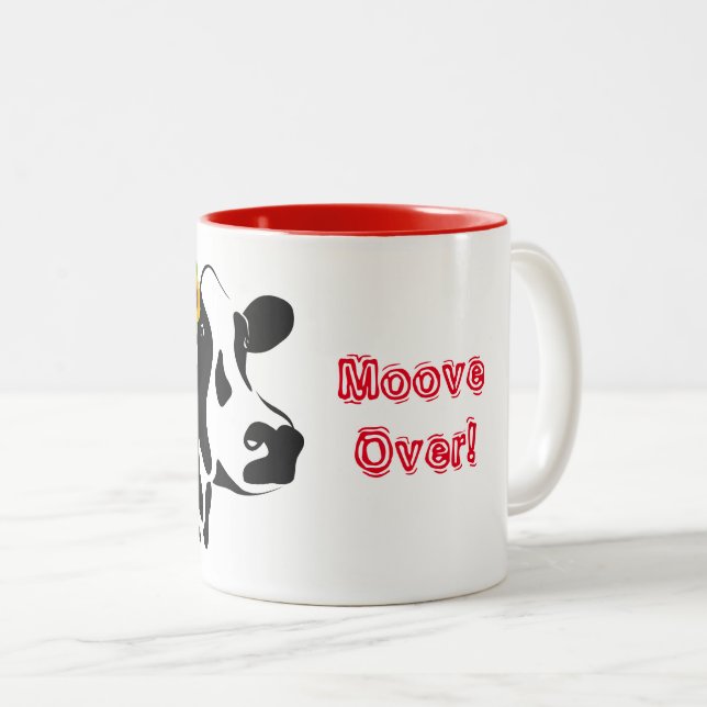 Movimento De Vaca Sobre Uma Xícara De Café De Dois (Frente Esquerda)