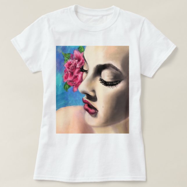 Mulher Bonita com Camiseta de Rosa (Frente do Design)