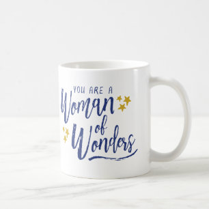 Mulher da caneca das maravilhas