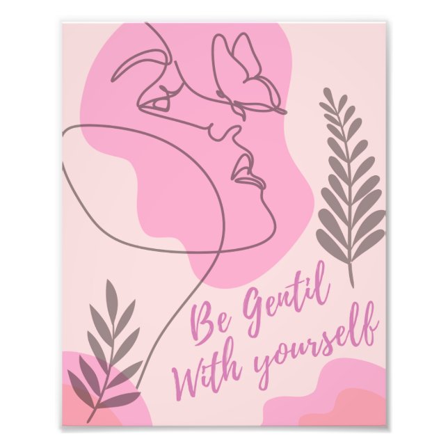 Mulher de Arte em Linha Enfrenta Ampliação de Foto (Frente)