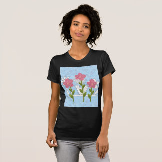 mulher desenhando camisa colorida de flores