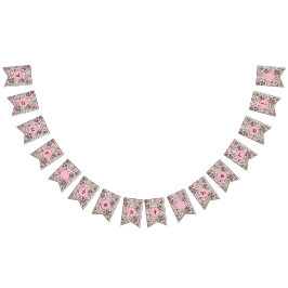 mulher do peito divertida que carrega bandeiras