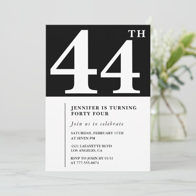 Mulher Elegante Convite de 44 de aniversário Chic  (Em pé/Frente)