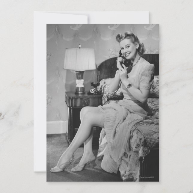 Mulher falando ao telefone (Frente)