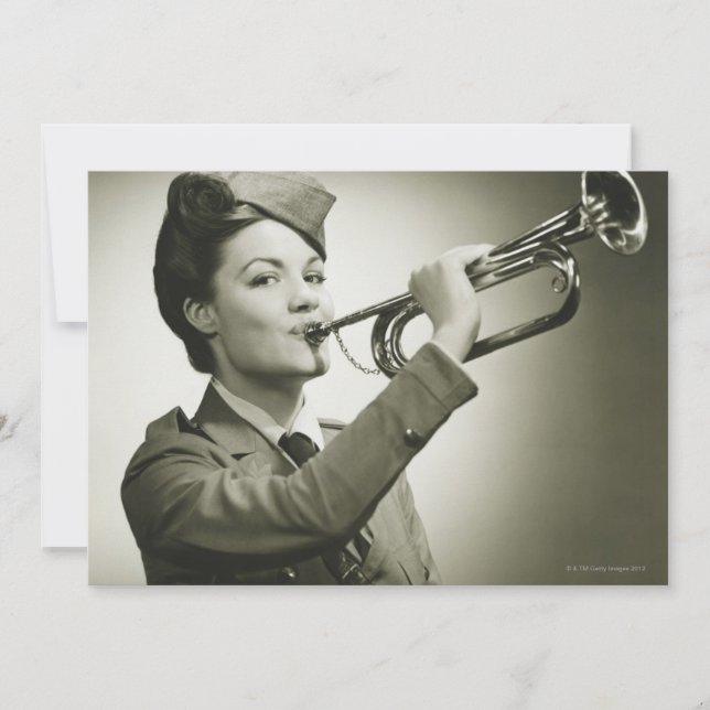 Mulher no Uniforme Soldado (Frente)