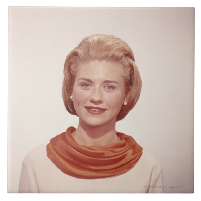 Mulher que veste o lenço (Frente)