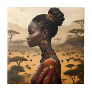 Mulher Tribal A Observar A Sua Paisagem Africana.