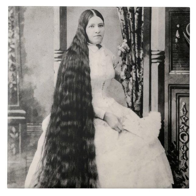 Mulher Vitoriana com Cabelo Longo (Frente)