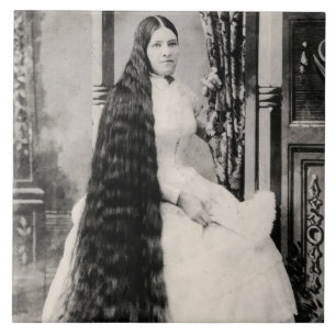 Mulher Vitoriana de Cabelo Comprido