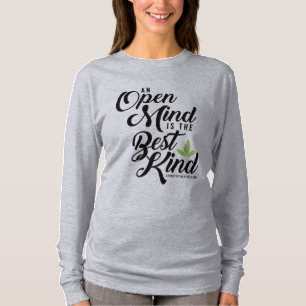 Mulheres fora da camisa da mente aberta de