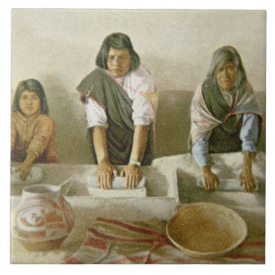 Mulheres que mmoem o milho, povoado indígeno de