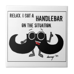Mustache tem um Azulejo da situação