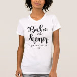 Na moda Babe de Camiseta Preta e Branca de Honra<br><div class="desc">Clever Babe of Honor em um roteiro de topografia de na moda e coração,  para sua pessoa especial de madrinha de casamento. Facilmente personalizado com seu nome de escolha e festa ativa.</div>