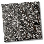 Na moda Silver Folha Metálica Backsplash<br><div class="desc">Na moda Glam Cinza Metálica Única Metálica Negra Folha de Fundo azulejo cerâmico. Essa impressão de folha de alumínio legal e rugosa quase parece uma pedra drogada ou algo muito mais glamouroso. Eu acho que isso faria uma incrivel reviravolta com um pouco de brilho e um pouco de toque industrial....</div>