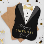 Na moda Tuxedo Feliz Pai de Aniversário<br><div class="desc">Este cartão de na moda é perfeito para qualquer pai no seu aniversário. O design apresenta uma jaqueta de terno com efeito de folha de ouro, gravata de arco e texto de tipografia de tendência, que é fácil de personalizar. A parte traseira da placa é vazio, mas você pode adicionar...</div>
