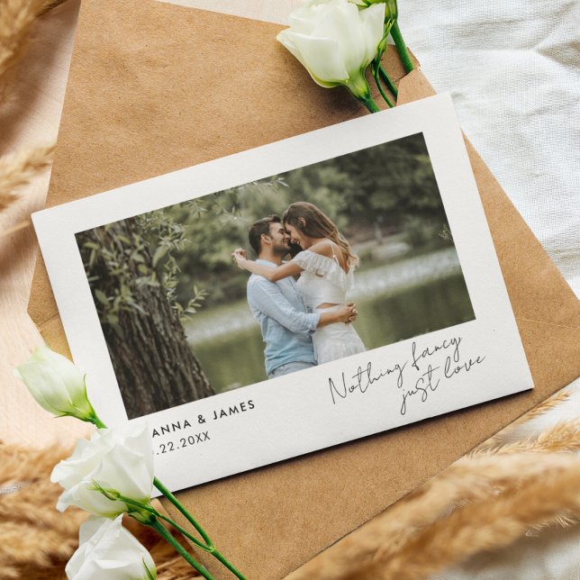 “Nada de Fantasia, Apenas Amor” Anúncio Moderno (Minimalist Simple Elopement Announcement)