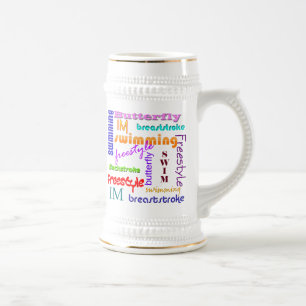 Nadando em toda parte a caneca de cerveja