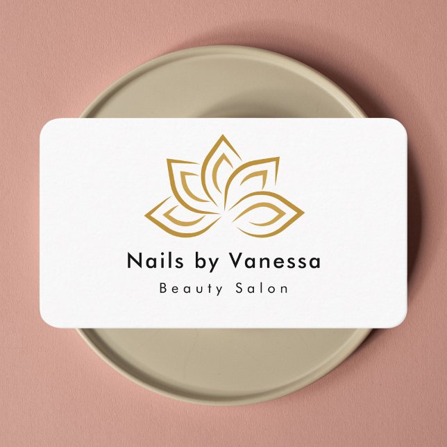 Nail Artist Beauty Salon Qr Code Cartão de visita (Criador carregado)