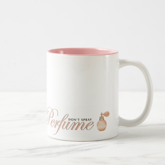 Não pulverize a caneca do perfume (Direita)