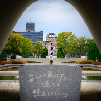 Não Repetiremos o Cartão Postal do Erro