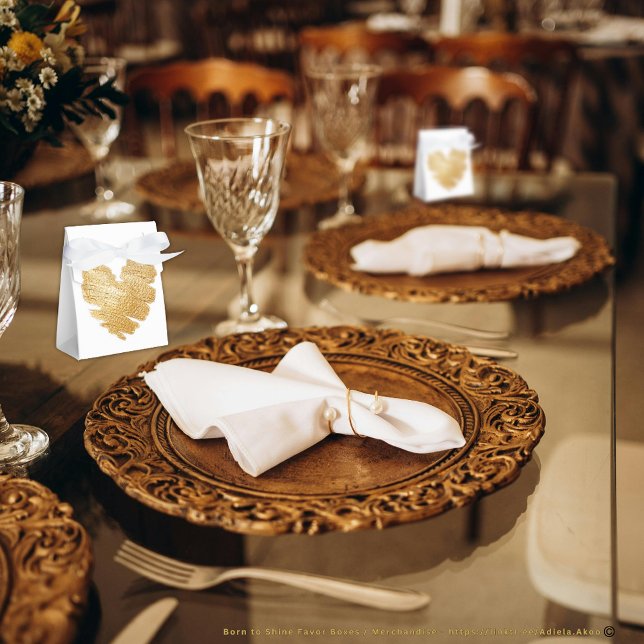 Nascido para Brilhar Caixa Favor White (Born to Shine Favor Boxes designd by Poet Adiela Akoo. Browse my store 4 more fab finds 4 your event)