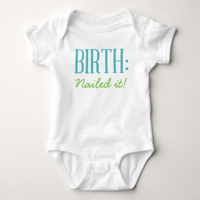 Nascimento - Camisa de bebê pregada (Frente)