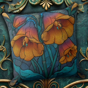 Nature Antiga Reimaginada em uma Almofada Floral