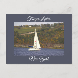 Navio à vela em um cartão postal lago