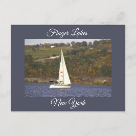 Navio à vela em um cartão postal lago