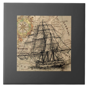 Navio Antigo e Mapa