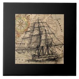 Navio Antigo e Mapa