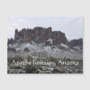 Neve nas montanhas de superstição