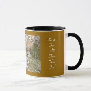 No exercício das suas funções caneca de café
