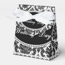 No Seu Dia De Casamento, Caixas De Favor