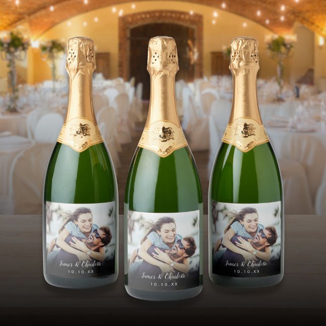 Nome da data do script de foto personalizado moder (Personalized Photo Script Name Date Modern Sparkling Wine Label)