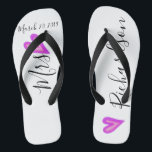 Nome da Data Personalizada de Chinelos de Noiva de<br><div class="desc">Este design foi criado através da arte digital. Pode ser personalizado clicando no botão personalizar e alterando a cor, adicionando um nome, iniciais ou as suas palavras favoritas. Entre em contato comigo em colorflowcreations@gmail.com se você quiser usar este design em outro produto. Compre minha pintura de acrílico abstrato original para...</div>