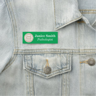 Nome de etiqueta verde-brilhante com marca com log